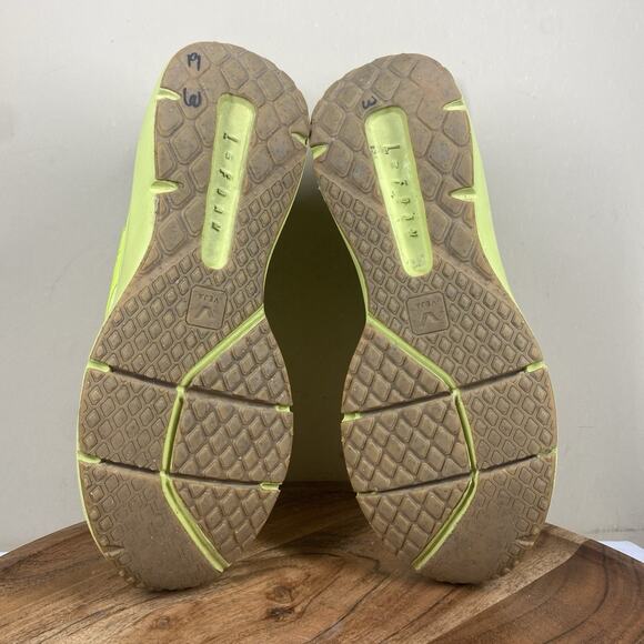 Veja Runner V2 Full Acid Yellow Womens Neon Green Yellow Size 9 Running Shoes - Picture 8 of 10